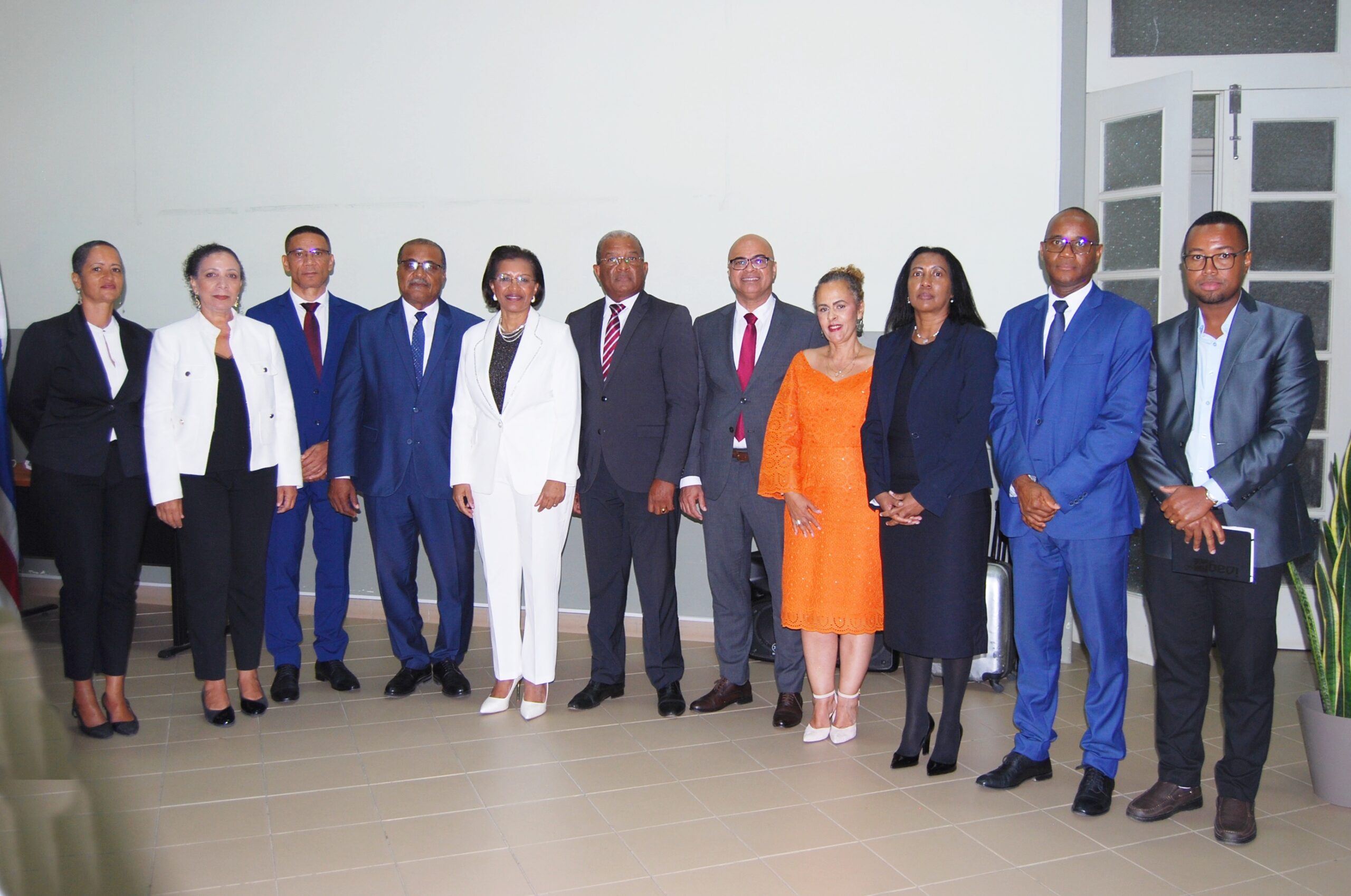 Ministra da Justiça confere posse aos membros dos Conselhos Diretivo e Geral do CEJJ